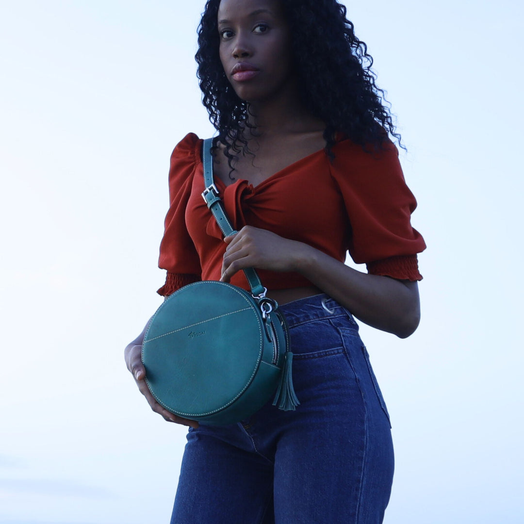 Circle | Crossbody Bag | Turquoise w/ Gold Hardware