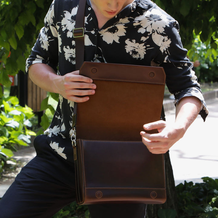 Ray | Leather Messenger Bag | Black