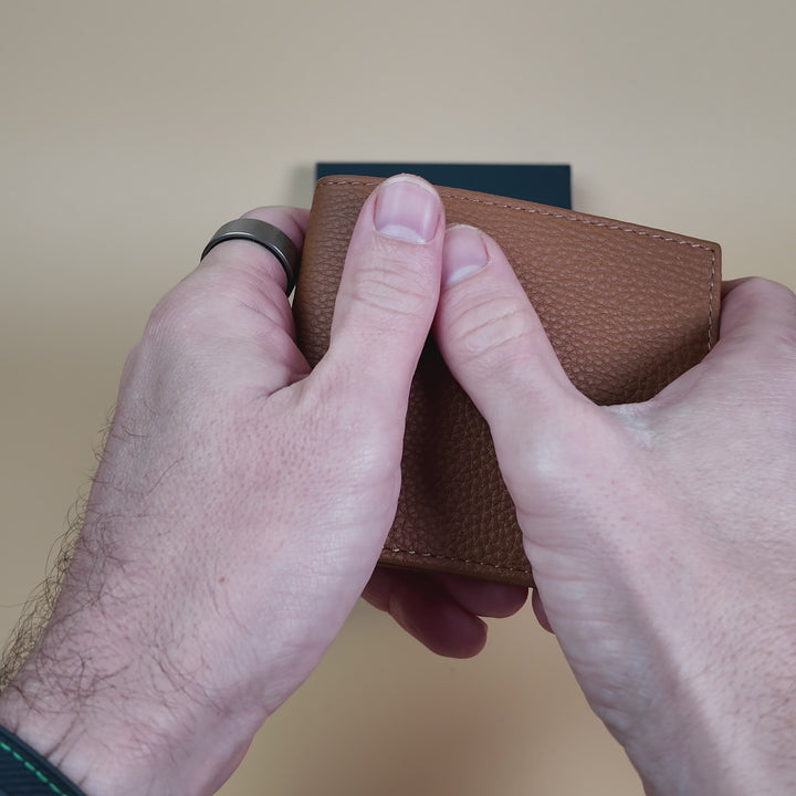 Malcolm | Shrunken Calf | Miel